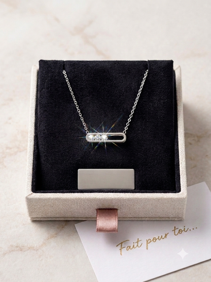 Collier trombone pavé de cristaux dans écrin cadeau